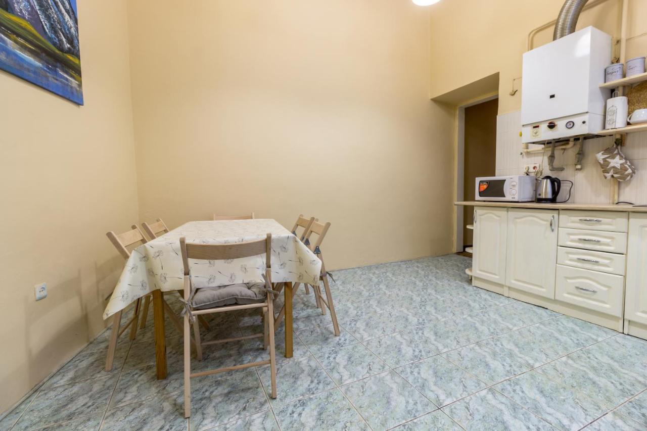 Hostel Best Time Lviv Ngoại thất bức ảnh
